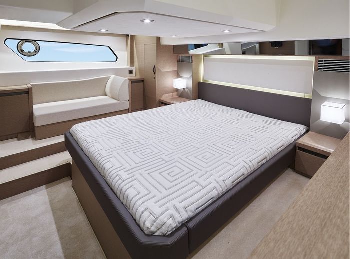 PRESTIGE-460-Interieur-Jean-Jacques_BERNIER12.jpg